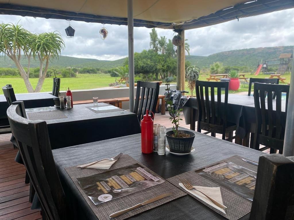 Parkview Safari Lodge Colchester Bagian luar foto