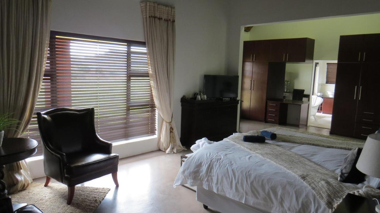 Parkview Safari Lodge Colchester Bagian luar foto